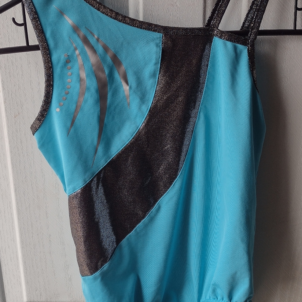 Danskin Leo size 10 girls asymmetrical top